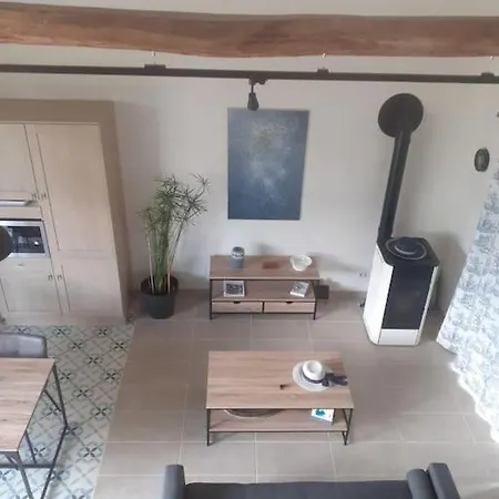 Holiday home A L'ombre Du Figuier Mezeray