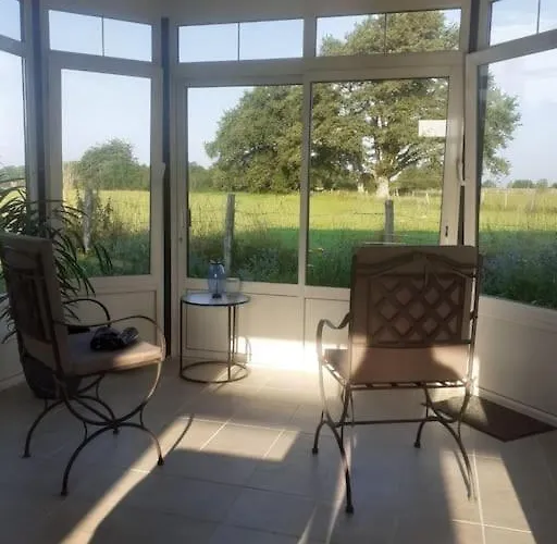 à L'ombre Du Figuier Сasa de vacaciones *